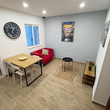 Good Vibes - Lagos Guesthouse ภายนอก รูปภาพ