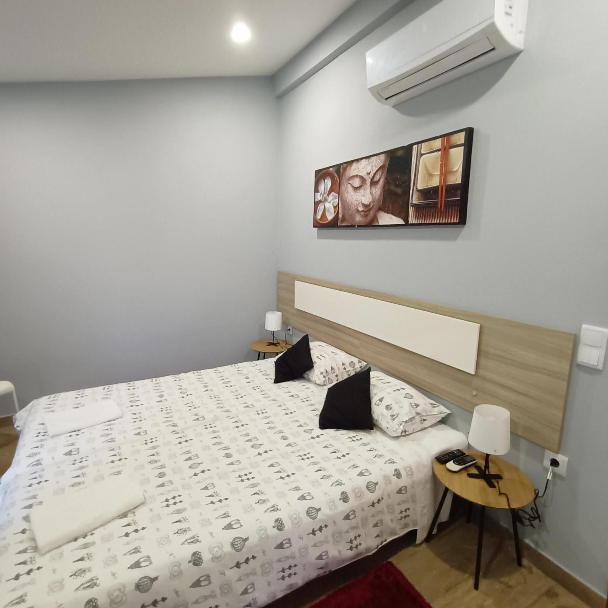 Good Vibes - Lagos Guesthouse ภายนอก รูปภาพ