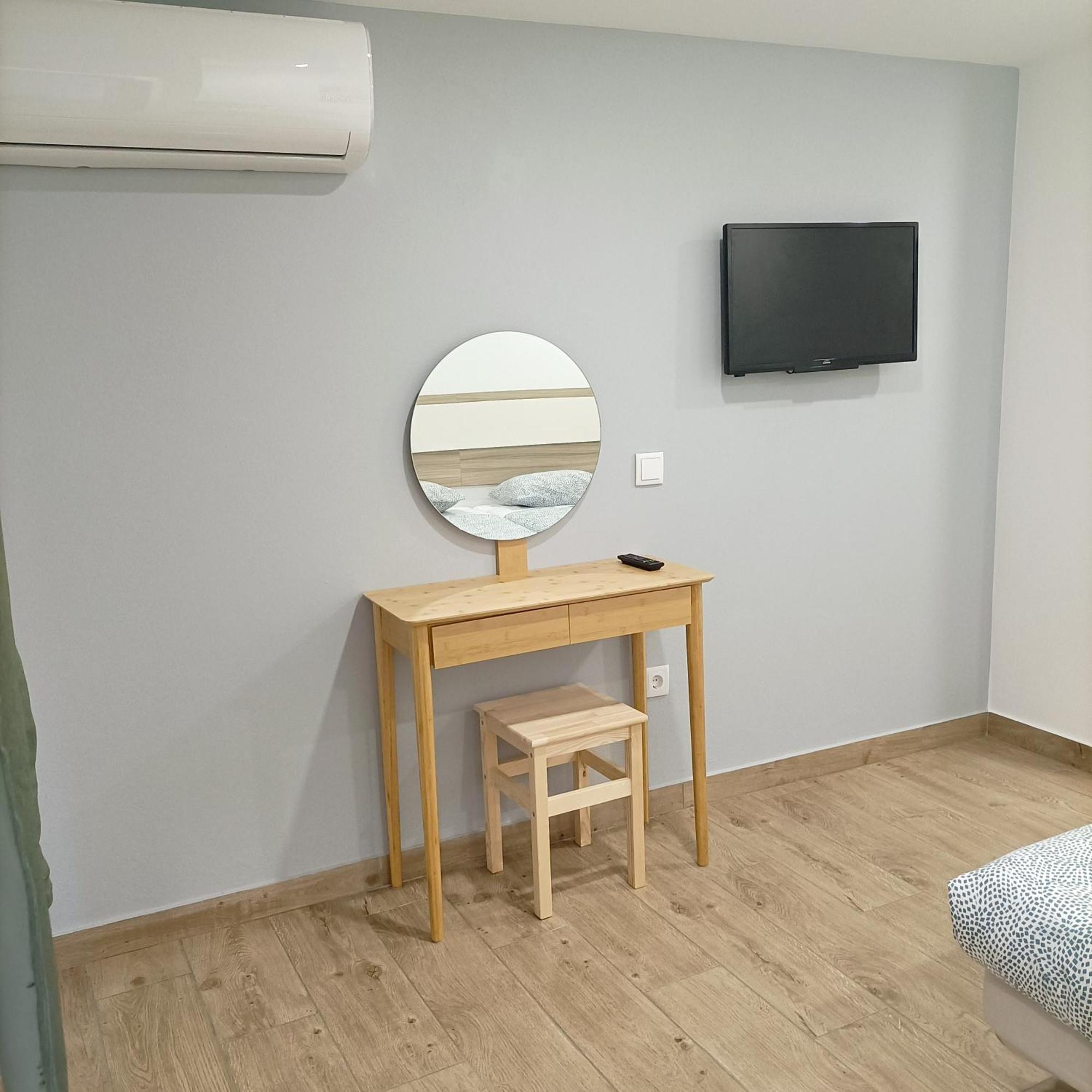 Good Vibes - Lagos Guesthouse ภายนอก รูปภาพ