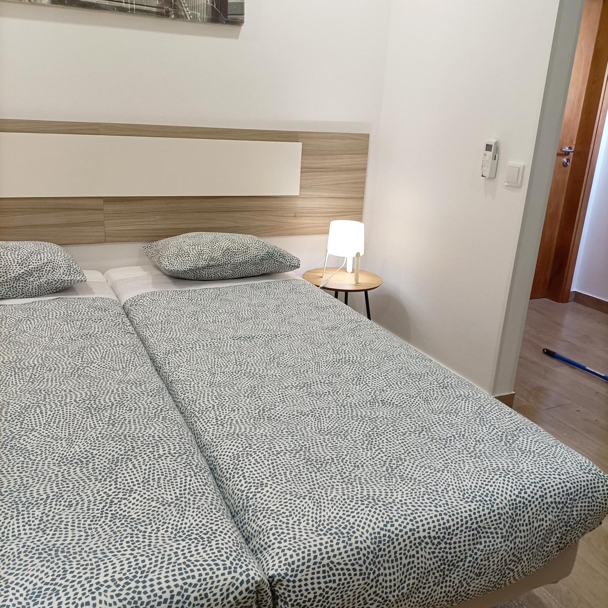 Good Vibes - Lagos Guesthouse ภายนอก รูปภาพ