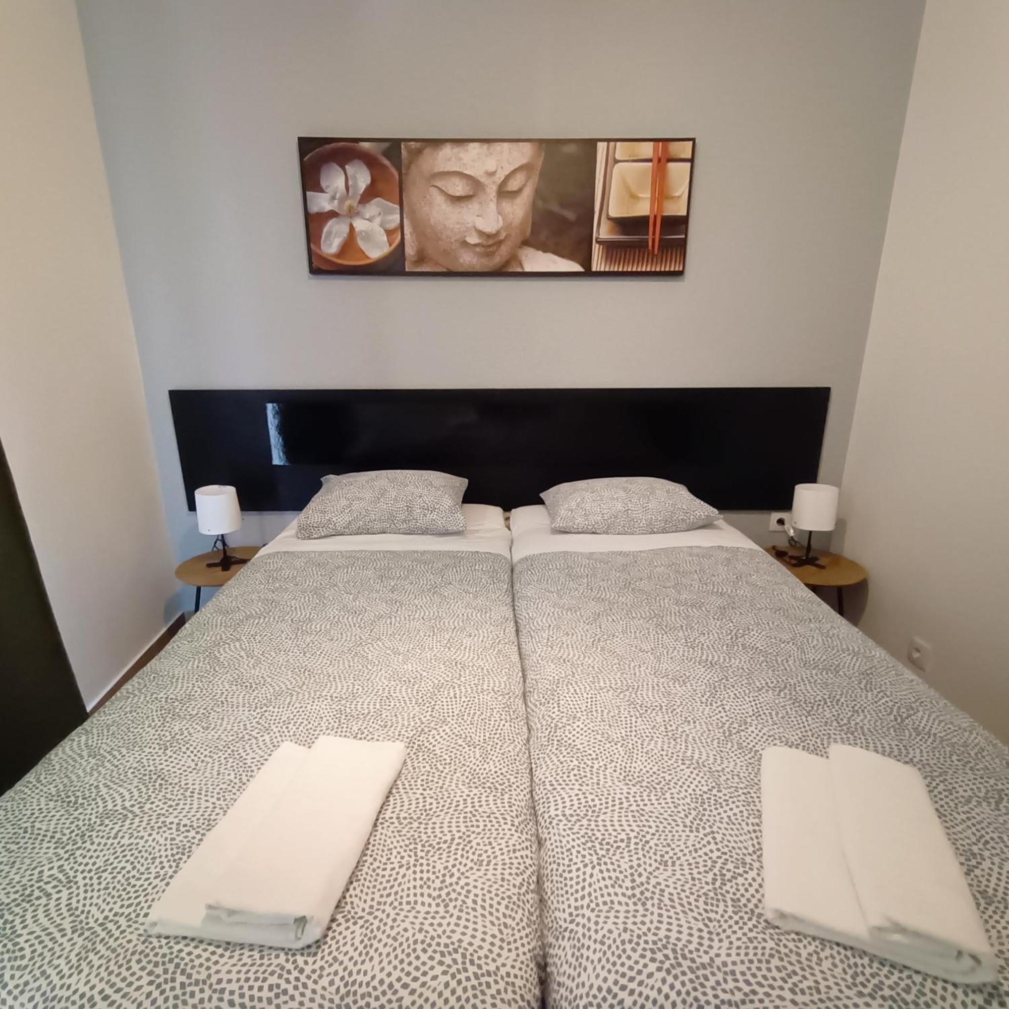 Good Vibes - Lagos Guesthouse ภายนอก รูปภาพ