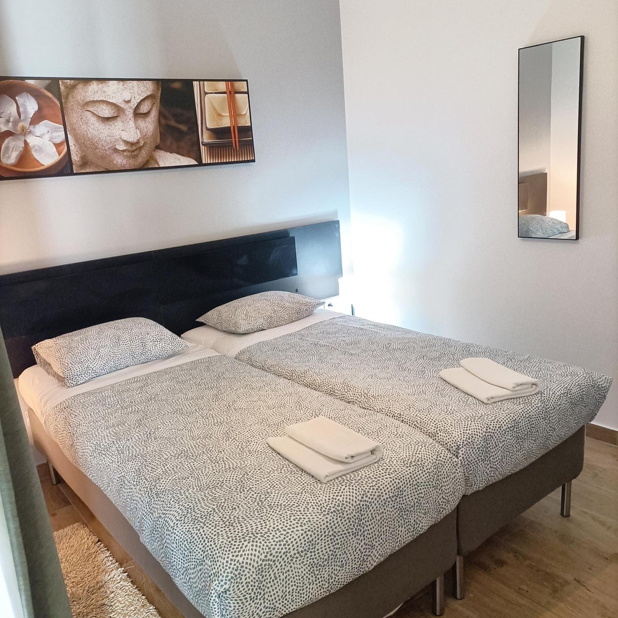Good Vibes - Lagos Guesthouse ภายนอก รูปภาพ